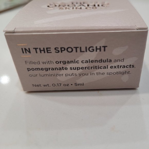 THE ORGANIC SKIN CO. IN THE SPOTLIGHT LUMINIZER HIGHLIGHT IN ROSE GOLD - Picture 7 of 16